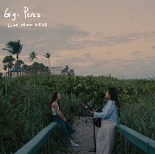 Load image into Gallery viewer, Gigi Perez - Live from VEVO DSCVR [7"/ Ltd Ed Blue Vinyl] (RSD 2026)
